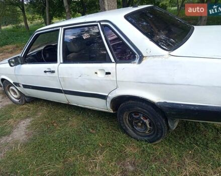 Белый Ауди 80, объемом двигателя 1.6 л и пробегом 42 тыс. км за 800 $, фото 4 на Automoto.ua