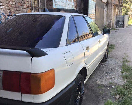 Белый Ауди 80, объемом двигателя 1.8 л и пробегом 354 тыс. км за 2000 $, фото 2 на Automoto.ua