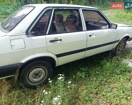 Белый Ауди 80, объемом двигателя 1.6 л и пробегом 42 тыс. км за 800 $, фото 3 на Automoto.ua