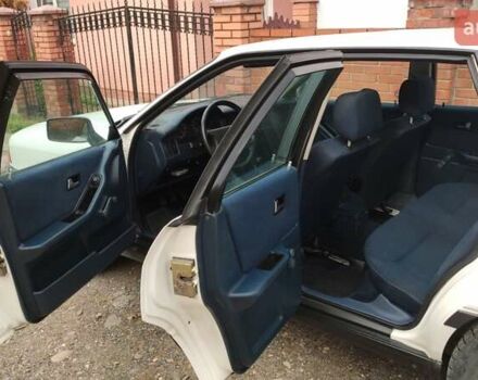 Белый Ауди 80, объемом двигателя 1.78 л и пробегом 180 тыс. км за 3000 $, фото 18 на Automoto.ua