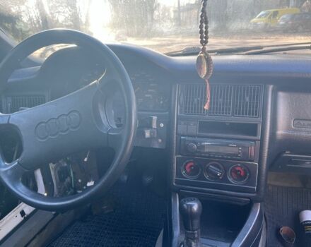 Белый Ауди 80, объемом двигателя 1.8 л и пробегом 325 тыс. км за 1400 $, фото 6 на Automoto.ua