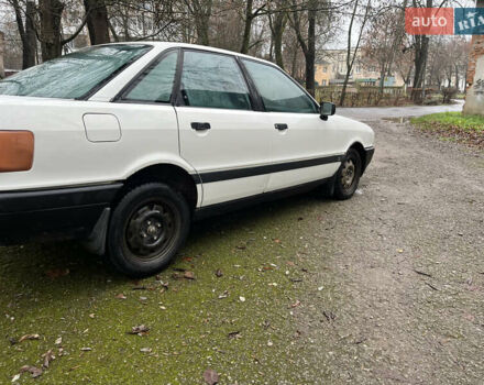 Белый Ауди 80, объемом двигателя 1.6 л и пробегом 300 тыс. км за 1100 $, фото 3 на Automoto.ua