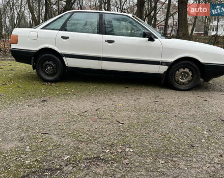 Белый Ауди 80, объемом двигателя 1.6 л и пробегом 300 тыс. км за 1100 $, фото 2 на Automoto.ua