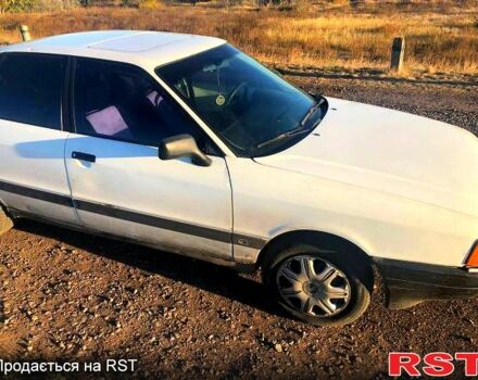 Белый Ауди 80, объемом двигателя 1.8 л и пробегом 211 тыс. км за 1500 $, фото 5 на Automoto.ua