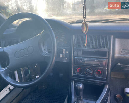 Белый Ауди 80, объемом двигателя 1.8 л и пробегом 384 тыс. км за 1400 $, фото 6 на Automoto.ua