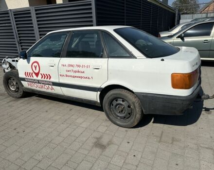 Белый Ауди 80, объемом двигателя 1.8 л и пробегом 100 тыс. км за 500 $, фото 3 на Automoto.ua