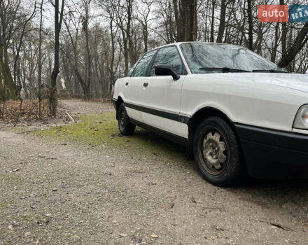 Белый Ауди 80, объемом двигателя 1.6 л и пробегом 300 тыс. км за 1100 $, фото 1 на Automoto.ua