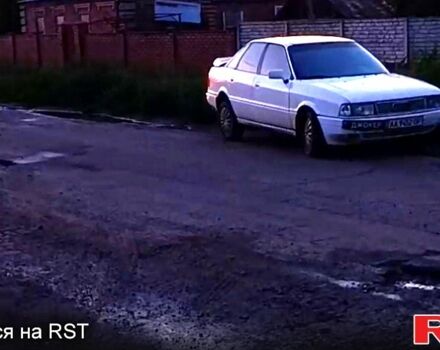 Білий Ауді 80, об'ємом двигуна 1.8 л та пробігом 316 тис. км за 1900 $, фото 3 на Automoto.ua