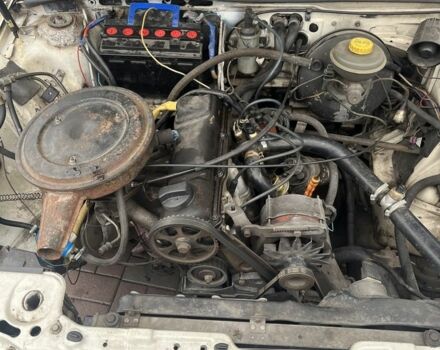 Белый Ауди 80, объемом двигателя 1.8 л и пробегом 400 тыс. км за 1099 $, фото 5 на Automoto.ua