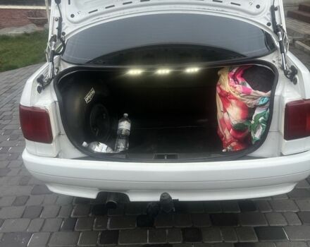 Белый Ауди 80, объемом двигателя 1.8 л и пробегом 270 тыс. км за 3000 $, фото 14 на Automoto.ua