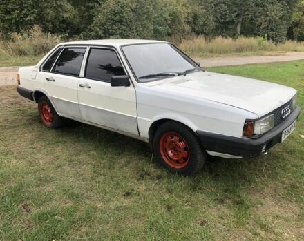 Белый Ауди 80, объемом двигателя 1.8 л и пробегом 321 тыс. км за 716 $, фото 4 на Automoto.ua