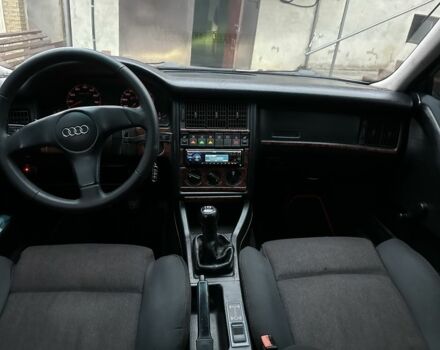 Белый Ауди 80, объемом двигателя 1.8 л и пробегом 270 тыс. км за 3000 $, фото 4 на Automoto.ua