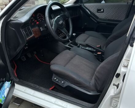 Белый Ауди 80, объемом двигателя 1.8 л и пробегом 270 тыс. км за 3000 $, фото 5 на Automoto.ua