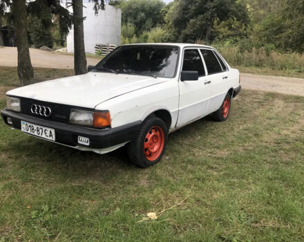 Белый Ауди 80, объемом двигателя 1.8 л и пробегом 321 тыс. км за 716 $, фото 3 на Automoto.ua