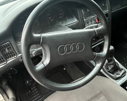 Белый Ауди 80, объемом двигателя 1.8 л и пробегом 400 тыс. км за 1099 $, фото 7 на Automoto.ua