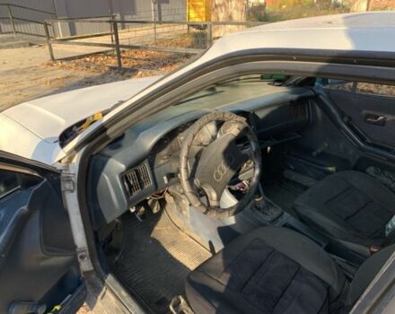 Белый Ауди 80, объемом двигателя 0 л и пробегом 300 тыс. км за 650 $, фото 3 на Automoto.ua