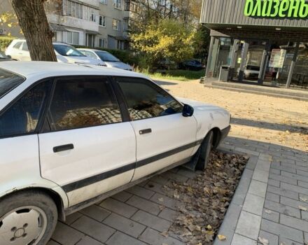 Белый Ауди 80, объемом двигателя 0 л и пробегом 300 тыс. км за 650 $, фото 1 на Automoto.ua