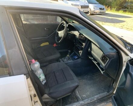 Белый Ауди 80, объемом двигателя 0 л и пробегом 300 тыс. км за 650 $, фото 4 на Automoto.ua