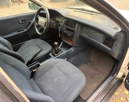 Белый Ауди 80, объемом двигателя 1.8 л и пробегом 200 тыс. км за 1400 $, фото 13 на Automoto.ua