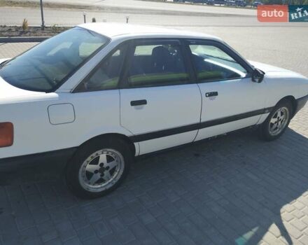 Белый Ауди 80, объемом двигателя 1.9 л и пробегом 370 тыс. км за 2200 $, фото 8 на Automoto.ua