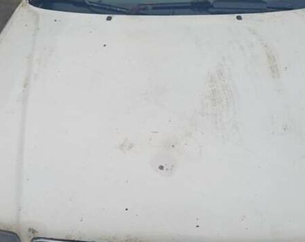 Белый Ауди 80, объемом двигателя 2 л и пробегом 320 тыс. км за 450 $, фото 4 на Automoto.ua