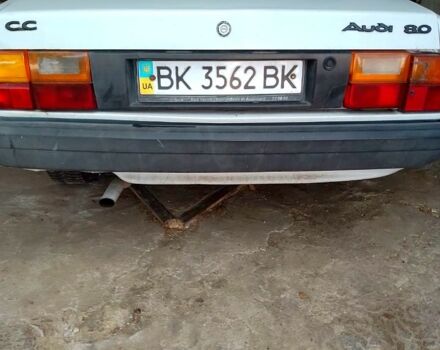 Белый Ауди 80, объемом двигателя 1.6 л и пробегом 500 тыс. км за 1100 $, фото 1 на Automoto.ua