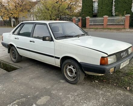 Белый Ауди 80, объемом двигателя 0 л и пробегом 300 тыс. км за 650 $, фото 1 на Automoto.ua