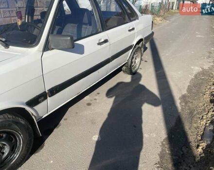 Белый Ауди 80, объемом двигателя 1.8 л и пробегом 100 тыс. км за 900 $, фото 1 на Automoto.ua