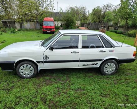 Белый Ауди 80, объемом двигателя 1.8 л и пробегом 321 тыс. км за 1028 $, фото 1 на Automoto.ua