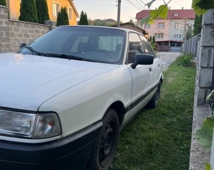 Белый Ауди 80, объемом двигателя 1.6 л и пробегом 400 тыс. км за 1227 $, фото 1 на Automoto.ua