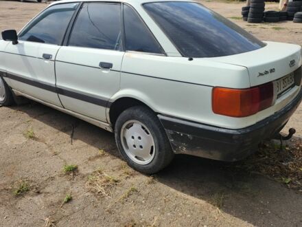 Белый Ауди 80, объемом двигателя 1.8 л и пробегом 400 тыс. км за 600 $, фото 1 на Automoto.ua