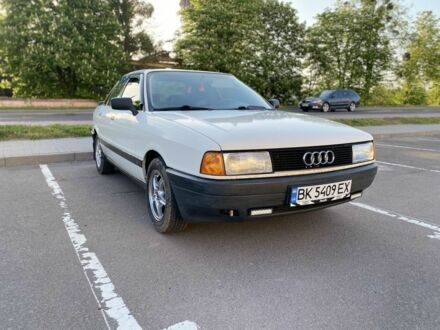 Ауді 80 1987 у Рівному на Automoto.ua Білий Ауді 80, об'ємом двигуна 1.8 л та пробігом 475 тис. км за 2300 $, фото 1 на Automoto.ua