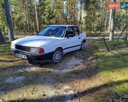 Белый Ауди 80, объемом двигателя 1.8 л и пробегом 100 тыс. км за 1000 $, фото 1 на Automoto.ua