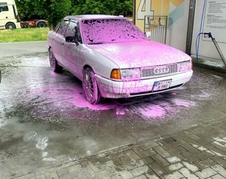 Белый Ауди 80, объемом двигателя 1.8 л и пробегом 300 тыс. км за 2400 $, фото 1 на Automoto.ua