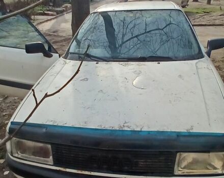 Белый Ауди 80, объемом двигателя 1.8 л и пробегом 278 тыс. км за 1100 $, фото 1 на Automoto.ua