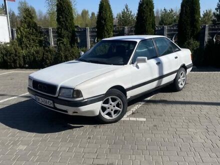 Белый Ауди 80, объемом двигателя 1.6 л и пробегом 300 тыс. км за 2000 $, фото 1 на Automoto.ua