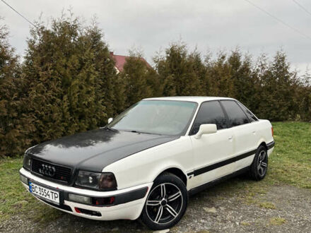Белый Ауди 80, объемом двигателя 1.8 л и пробегом 312 тыс. км за 1400 $, фото 1 на Automoto.ua