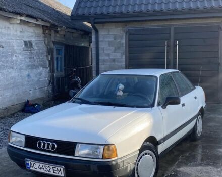 Белый Ауди 80, объемом двигателя 1.8 л и пробегом 250 тыс. км за 1300 $, фото 1 на Automoto.ua