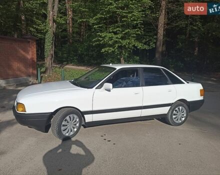 Белый Ауди 80, объемом двигателя 1.6 л и пробегом 261 тыс. км за 1750 $, фото 1 на Automoto.ua