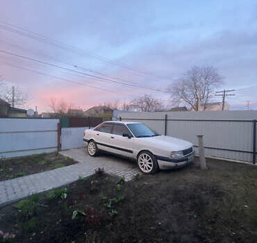 Білий Ауді 80, об'ємом двигуна 1.8 л та пробігом 450 тис. км за 1606 $, фото 1 на Automoto.ua