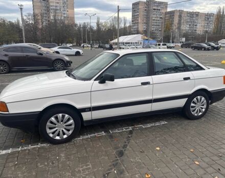 Белый Ауди 80, объемом двигателя 1.8 л и пробегом 200 тыс. км за 1400 $, фото 1 на Automoto.ua