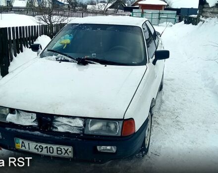 Белый Ауди 80, объемом двигателя 1.8 л и пробегом 213 тыс. км за 1250 $, фото 1 на Automoto.ua