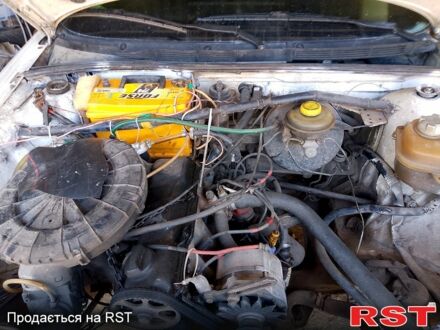 Білий Ауді 80, об'ємом двигуна 1.8 л та пробігом 300 тис. км за 1500 $, фото 1 на Automoto.ua