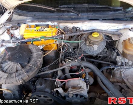 Белый Ауди 80, объемом двигателя 1.8 л и пробегом 300 тыс. км за 1500 $, фото 1 на Automoto.ua