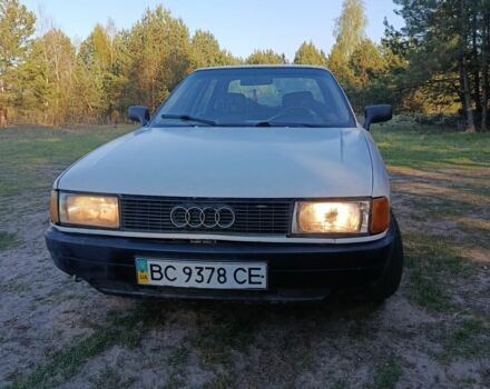Белый Ауди 80, объемом двигателя 1.6 л и пробегом 70 тыс. км за 1000 $, фото 1 на Automoto.ua