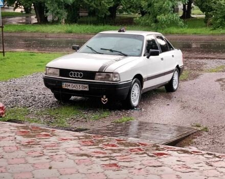 Белый Ауди 80, объемом двигателя 1.8 л и пробегом 280 тыс. км за 1409 $, фото 1 на Automoto.ua