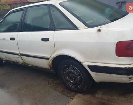 Белый Ауди 80, объемом двигателя 2 л и пробегом 320 тыс. км за 450 $, фото 1 на Automoto.ua