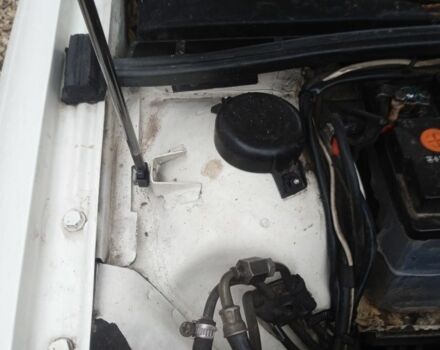 Белый Ауди 80, объемом двигателя 2 л и пробегом 300 тыс. км за 2580 $, фото 1 на Automoto.ua