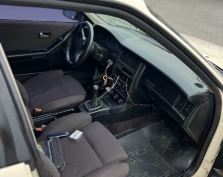 Бежевый Ауди 80, объемом двигателя 1.8 л и пробегом 245 тыс. км за 1700 $, фото 4 на Automoto.ua