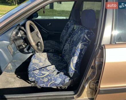 Бежевый Ауди 80, объемом двигателя 1.8 л и пробегом 409 тыс. км за 1499 $, фото 10 на Automoto.ua